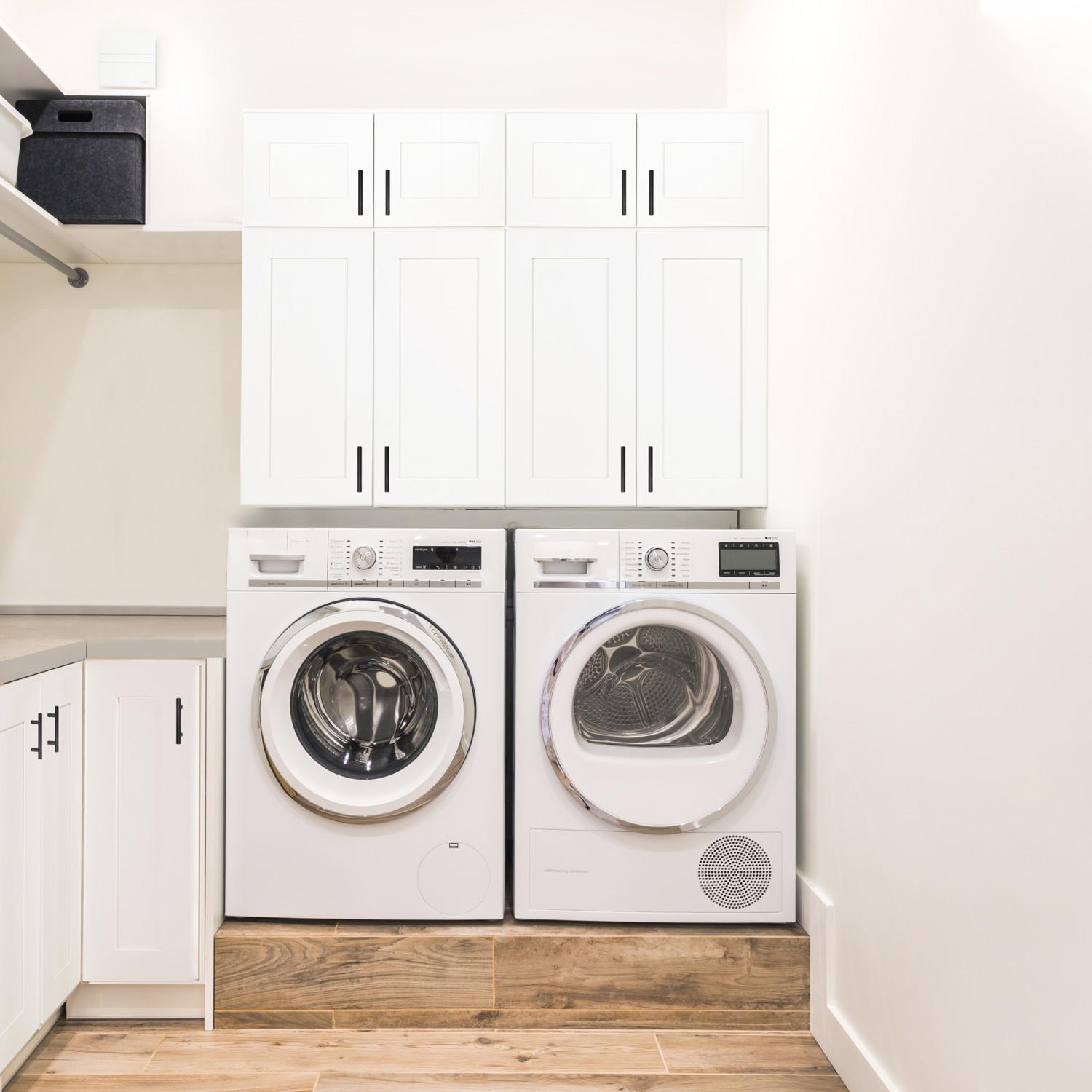 Brookings Wall Kitchen White 33 Inch by 36 Inch ǀ Kitchen ǀ