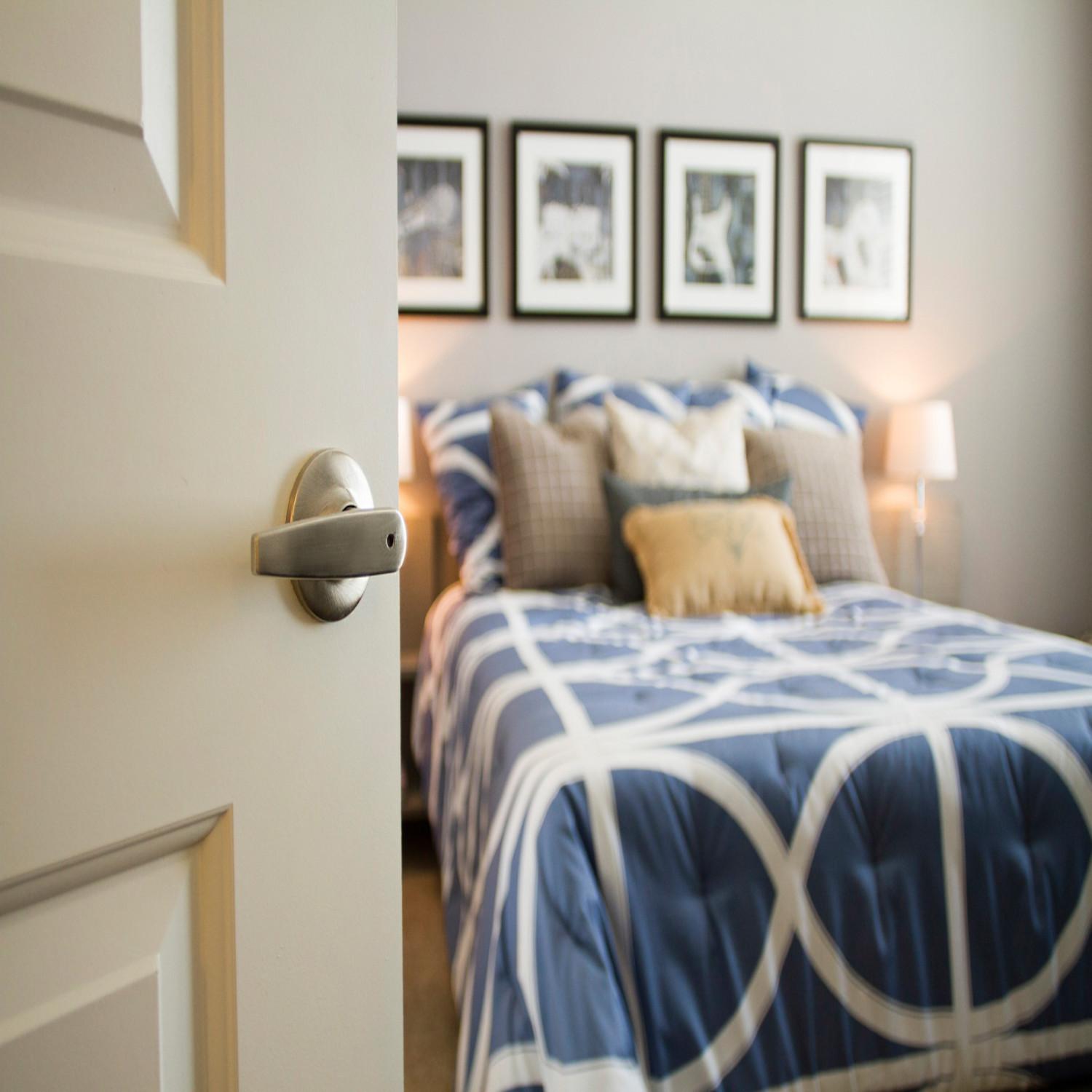 Delavan Privacy Straight Door Handle Bronze ǀ Hardware & Locks ǀ Today