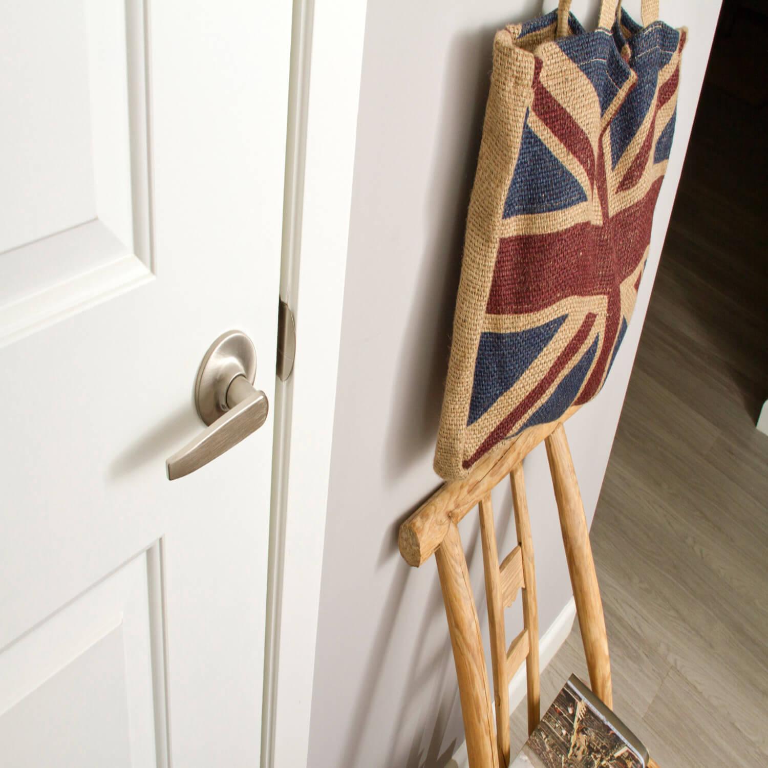 Delavan Privacy Straight Door Handle Bronze ǀ Hardware & Locks ǀ Today