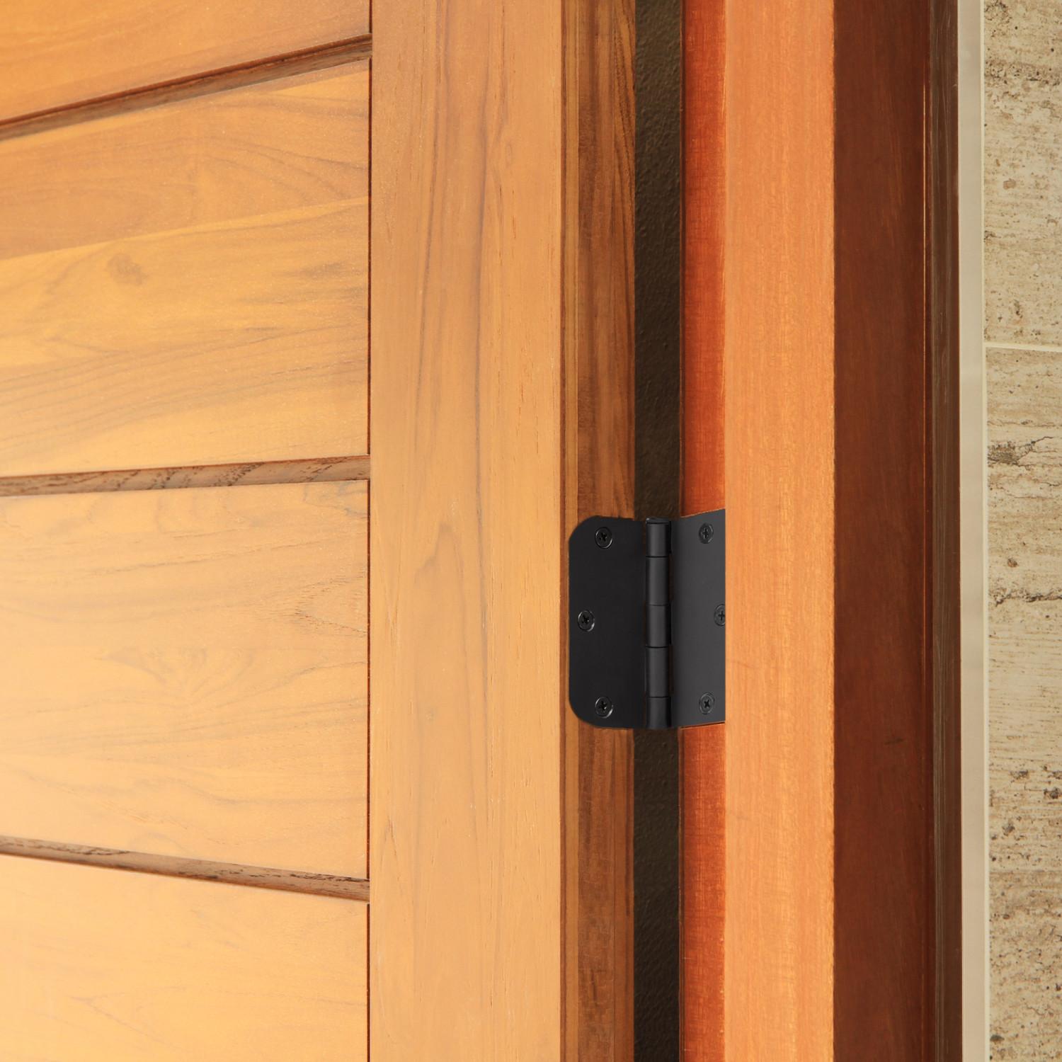 Front outlet door hinges
